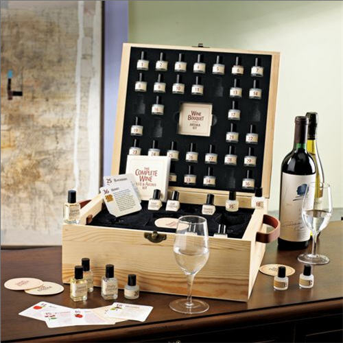 Wine Enthusiast Wine Tasting & Aroma Kit