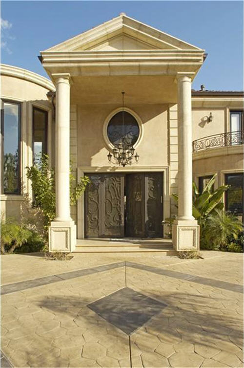 $3.5 Million Luxurious Villa in Encino, California