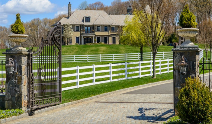 $14.5 Million Hilltop Colonial Mansion in New York 3