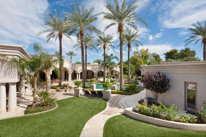 $6.2 Million Luxury Estate with Mountain Views in Paradise Valley Arizona 15