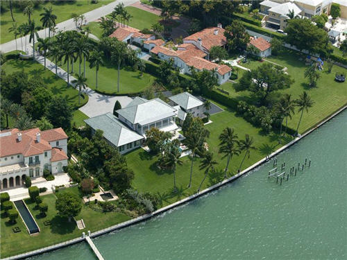 Estate of the Day: $25.5 Million Waterfront Estate in Indian Creek ...