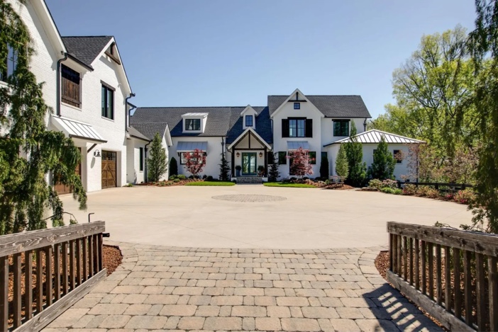 Estate of the Day: $3.8 Million Modern Luxury Farmhouse in Franklin ...